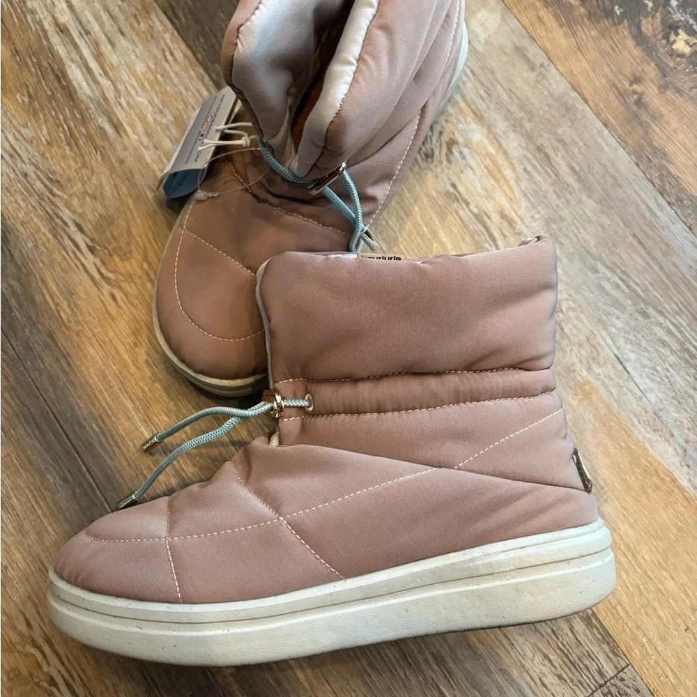 Hey Dude Womens Margot Eco Bootie Boot Antique Rose Water Resistant Size 7 New